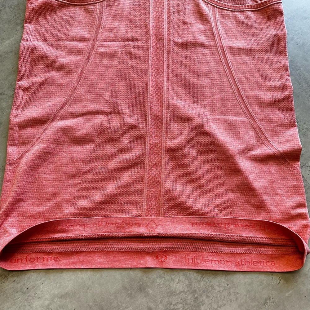 Lululemon Women’s Racerback Tank Top Pink Seamless Athletic Yoga Gym Top - Picture 5 of 5